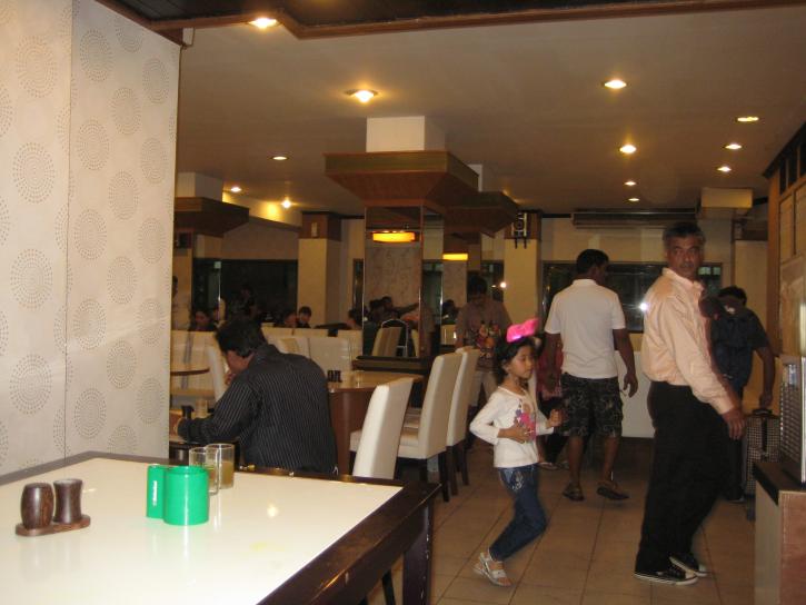 Curry pot Bangkok - average Indian restaurant